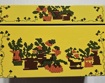 1970s Metal Recipe Card Box Tin Litho Syndicate Mfg Crosstitch W/ Recipes