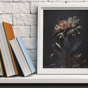 Pu&ograve; includere: Una stampa artistica incorniciata con bordo bianco, raffigurante un grande fiore stilizzato nei toni del grigio, beige e arancione su uno sfondo scuro. Diversi libri con dorsi colorati sono appoggiati a un muro di mattoni bianchi.