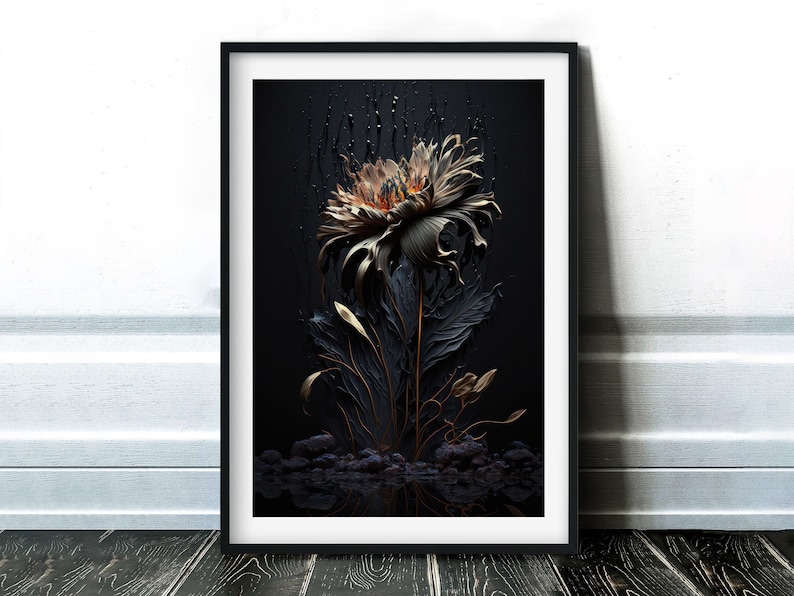 Pu&ograve; includere: Stampa artistica incorniciata con un design floreale stilizzato e scuro. L'opera presenta un grande fiore dettagliato con accenti oro e bronzo su uno sfondo nero. La stampa &egrave; in una cornice nera, creando un contrasto sorprendente.