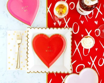 Heart Shaped Plates, Be Mine, Kiss Me, XOXO Plates, Valentine's Day Plates, Valentine's Table Decoration, Valentine's Party, Heart Decor