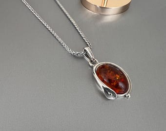 Naturel Amber Pendant-Unique Boho Gift-Gift for Mom-Naturel Healing Jewelry-Organic Gemstone Pendant-Amber Necklace-Genuine Amber Jewelry