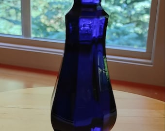 Elegant Cobalt Blue Glass Candlestick Holder