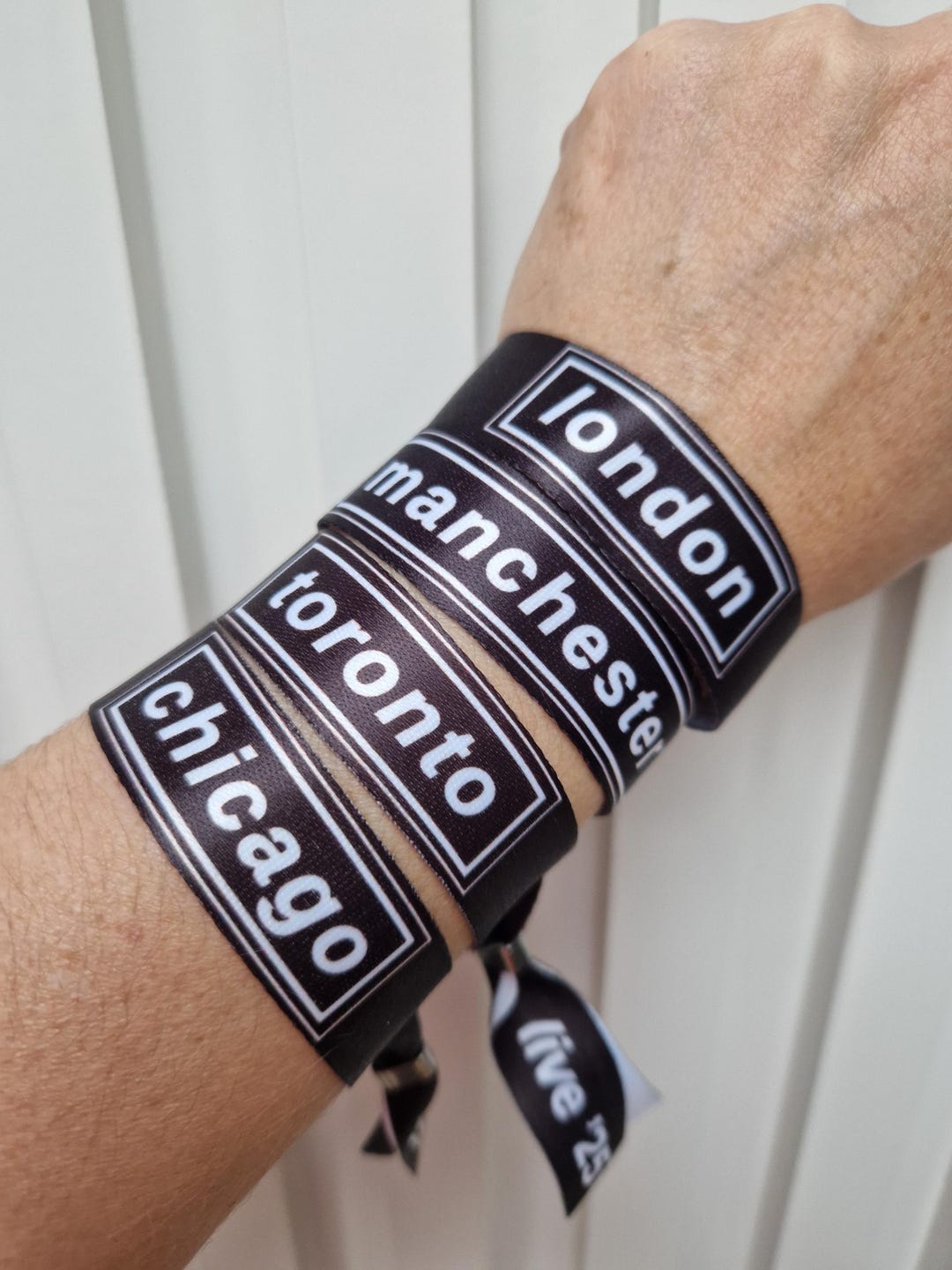 oasis live '25 限定ピンバッチセット oasis live '25 限定ピンバッチセット adidas Originals x Oasis