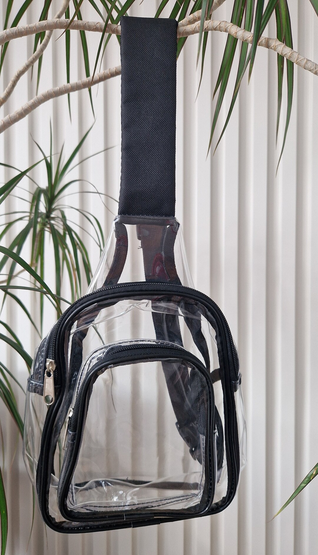 Women's Clear PVC Crossbody Bag - Transparent Shoulder Bag, Gold Chain Strap, Perfect For Concerts & Summer