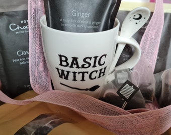 Caja de regalo básica de taza y cuchara de bruja con té, café y chocolate caliente de lujo. Opción de solo taza disponible