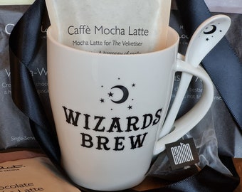 Caja de regalo con taza y cuchara Wizards Brew con té, café o chocolate caliente de lujo (opción de solo taza disponible)