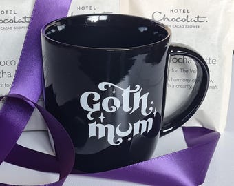 Caja de regalo con taza de mamá gótica con chocolate caliente, café o té de lujo (opción de solo taza disponible)