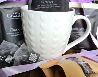 Caja de regalo con taza de corazón en relieve con té, café o chocolate caliente de lujo / Opción solo taza disponible