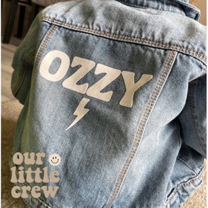 Chaqueta vaquera vintage de segunda mano con nombre personalizado, cara sonriente de flor de rayo, ropa vaquera personalizada para bebé niño