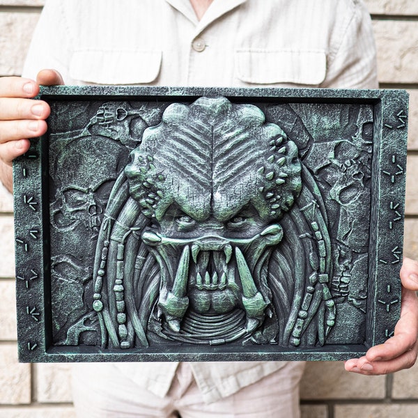 Alien vs Predator Yautja Filmmonster schnitzen, in 3D Metalleffekt schnitzen. Posterkunst als 3D Schild. Weltall Dekor aus biologisch abbaubarem Polymer.