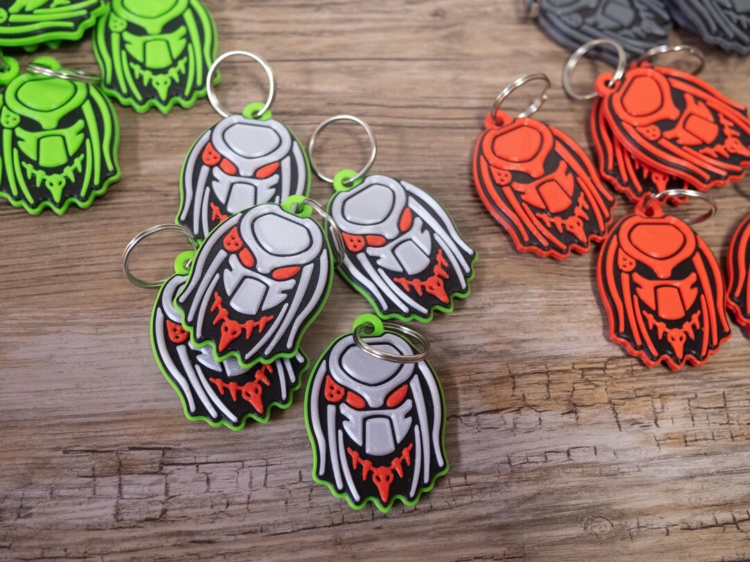 Predator Movie Yautja Keychain. Bag Charm or Keyring in 3D Metal Effect ...