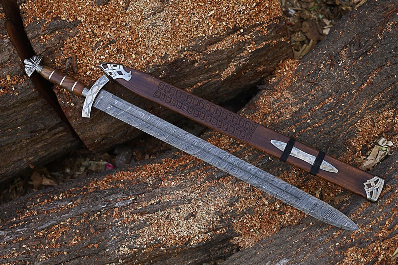 Handgefertigtes Wikingerschwert-Set aus Damaszenerstahl mit Scheide – Sammlerstück, mittelalterliche Replik, 91 cm. Ideales Geschenk für Männer, z. B. zum Jahrestag, zu Weihnachten oder zur Hochzeit. 36" Brown