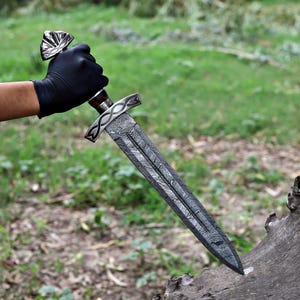Handgefertigtes Wikingerschwert-Set aus Damaszenerstahl mit Scheide – Sammlerstück, mittelalterliche Replik, 91 cm. Ideales Geschenk für Männer, z. B. zum Jahrestag, zu Weihnachten oder zur Hochzeit. Bild 3
