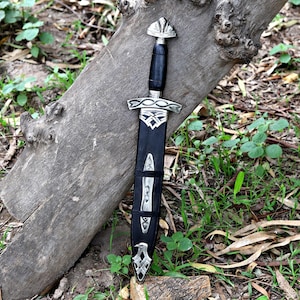 Handgefertigtes Wikingerschwert-Set aus Damaszenerstahl mit Scheide – Sammlerstück, mittelalterliche Replik, 91 cm. Ideales Geschenk für Männer, z. B. zum Jahrestag, zu Weihnachten oder zur Hochzeit. Mini Black