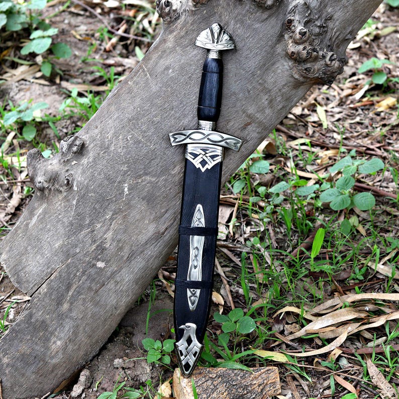 Handgefertigtes Wikingerschwert-Set aus Damaszenerstahl mit Scheide – Sammlerstück, mittelalterliche Replik, 91 cm. Ideales Geschenk für Männer, z. B. zum Jahrestag, zu Weihnachten oder zur Hochzeit. Mini Black