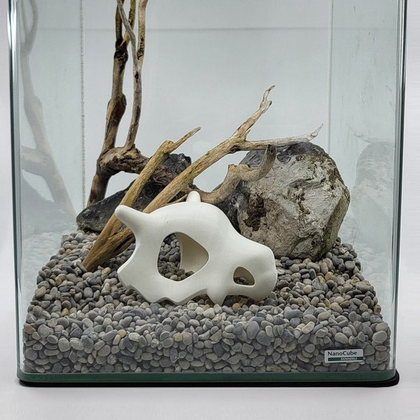 Decorazione per acquario Cubone Skull di Pokémon - Disponibile in 3 dimensioni / Perfetta per acquari con gamberetti e pesci