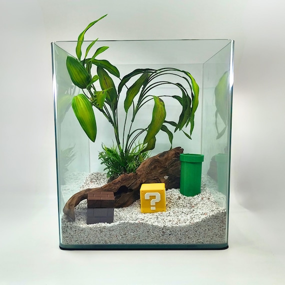 Super Mario Bros Aquarium & Terrarium Kit: Tube, Question Mark