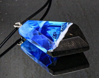 Sieraden van houthars Aurora borealis Ketting van houthars Houten hanger van hars Cadeau voor haar Verjaardagscadeau