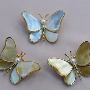 Broche de mariposa hecho a mano con nácar y perlas de mar: regalo perfecto para el día de la madre, el día de San Valentín, Navidad y cumpleaños