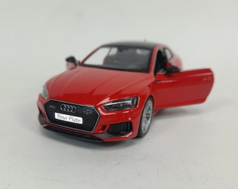 Placa de matrícula personalizada con nombre y número, modelo a escala, para coche Audi RS5 Coupé, regalo de cumpleaños, para papá, mamá, esposa, esposo, producto en caja de regalo.
