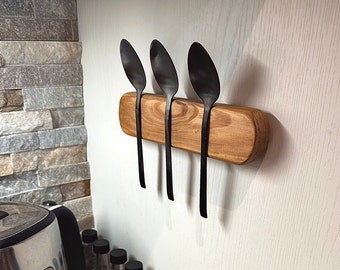 Spoon wall mount