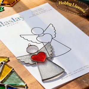 ハートを持った天使のステンドグラスのパターン - 初心者向けステンドグラステンプレート - DIYエンジェルサンキャッチャー - すぐにダウンロードできる趣味ライセンス