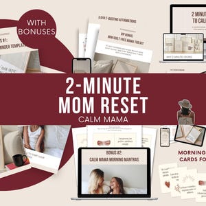 Może przedstawiać: Obraz promocyjny z tekstem "2-MINUTE MOM RESET CALM MAMA". Obraz zawiera laptopa, tablet i telefon wyświetlające zawartość, a także karty i inne materiały. Widoczny jest również tekst "WITH BONUSES".