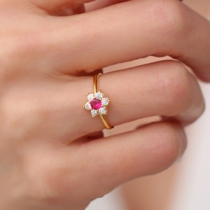 14K Gold Personalized Birthstone Ring, Dainty Flower Ring, Personalized Daisy Ring, Rings for Women, Gift for Grandma, Mother's Day Gift