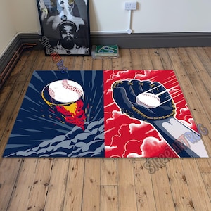 Op de afbeelding: Honkbal-thema tapijt met een honkbal in vlucht en een handschoen die een bal vangt. Het tapijt is verdeeld in twee secties, een donkerblauwe en een rode. De tekst "Street Art Rug" is zichtbaar. Het ontwerp heeft een stripboekstijl.