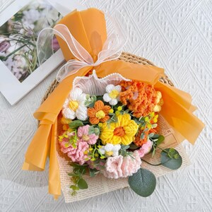 Gehäkelter Nelkenstrauß: Handgefertigtes Blumengeschenk für Mama Bild 5
