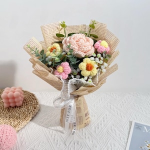 Ramo de rosas de ganchillo, flores eternas hechas a mano, regalo para ella. Small newspaper