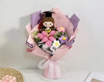 Ramo de graduación de crochet con muñeca graduada hecha a mano: Everlasting Yarn Flowers