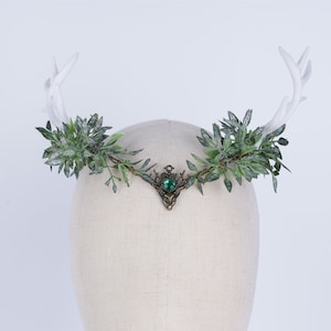 Antler Fairy Crown, Woodland Green Leaf Headpiece With Horns, Forest Elf Deer Floral Tiara, Elvish Headband,Elven Headdress,Animal Headpiece