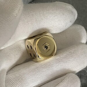 Cubo in oro 18 carati con 21 diamanti neri, massiccio, 54 g, 16 mm, 1,26 ct – Oggetto da collezione realizzato a mano, punzonato e con certificato. immagine 17