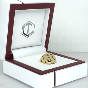 18K Gold Dice with 21 Black Diamonds in 750 Solid Gold and in White Case - Würfel aus 18 Karat Gold mit 21 schwarzen Diamanten, vollmassiv, im weissen Etui.