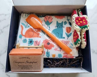 Kitchen Gift Set – Apron, Towel, Soap, Spatula & Hair Clip for Cat Moms and Cooks
