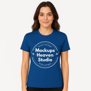 Bella Canvas 3001 クールブルー Tシャツ モックアップ | 女性モデル | ユニセックス Tシャツ モックアップ | ミニマリスト モックアップ | リアルなモックアップ | デジタルダウンロード JPG