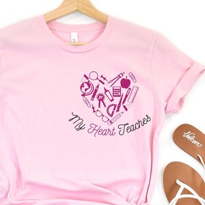 My Heart Teaches, Teacher Life, Women&#39;s Shirt, Love Teacher, Teacher Gifts, Cute Teach Heart, Cute Teacher Shirt, Education, Teachers School