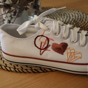 Bestickte Schuhe Bild 2