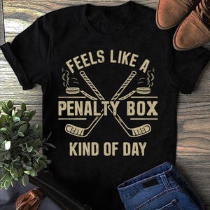 Bluza z kapturem Hockey Pullover przypomina dzień w polu karnym - Koszulka hokeisty, koszulka drużyny hokejowej, mamy hokeja, prezent dla miłośnika hokeja