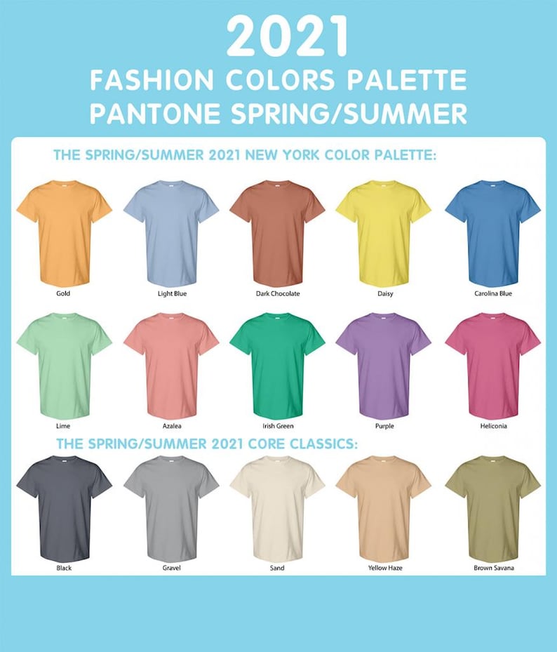 Op de afbeelding: Een kleurenpaletgrafiek voor het mode-seizoen lente/zomer 2021. De afbeelding toont een verscheidenheid aan t-shirts in verschillende kleuren, waaronder goud, lichtblauw, donkere chocolade en madeliefje. De tekst luidt "Fashion Colors Palette".