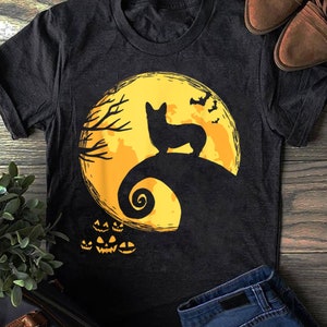 Funny Corgi And Moon Halloween Costume T-Shirt - Gift for Dog Lovers - Funny Dog - Corgi Lovers - Mother's Day