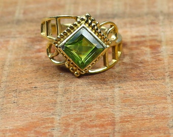 Vintage-Inspired Peridot Gold Ring – Square Green Gemstone Statement Ring for Women