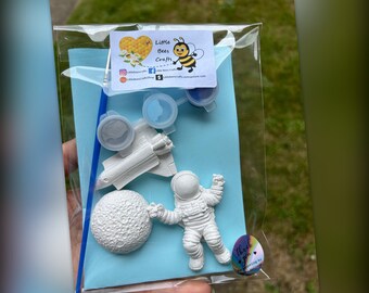 Space Theme Plaster Painting Kit: Astronaut, Spaceship, Planet