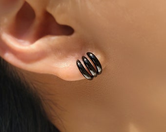 Chaqueta de oreja - Chaquetas de oreja negras - Pendientes llamativos - Chaquetas de oreja plateadas - Pendientes de aro triple - Chaquetas de oreja con punta - Pendientes de aro abierto