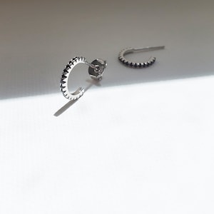 Open hoop earrings - Black hoop earrings - Silver huggie hoops - Onyx earrings - Minimalist earrings - Cartilage hoop - Couple earrings