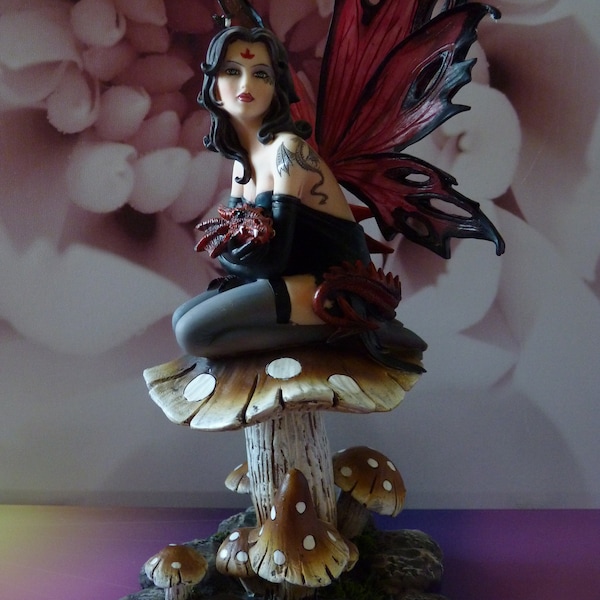 Dark Fantasy : Figurine Fée d'Été avec Dragon 40cm Précommande
