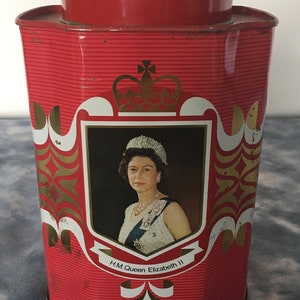HM Queen Elizabeth II Silver Jubilee Commemorative Tin
