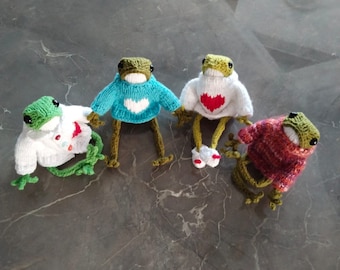 knitted frog