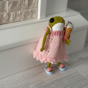 Crochet Frog Toy: Handmade Amigurumi Frog - Changeable Clothes, Christmas Gift, Movable Arms and Legs, Halloween Frogs, Christmas Gifts